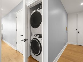 48 East Ave 2004, Austin TX 78701