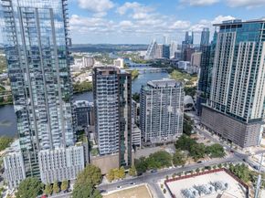 48 East Ave 2004, Austin TX 78701