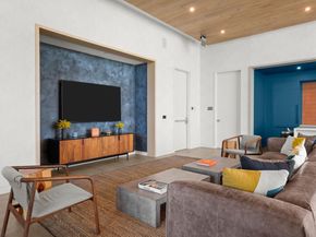 48 East Ave 2004, Austin TX 78701