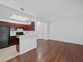 6000 Shepherd Mountain CV 213, Austin TX 78730