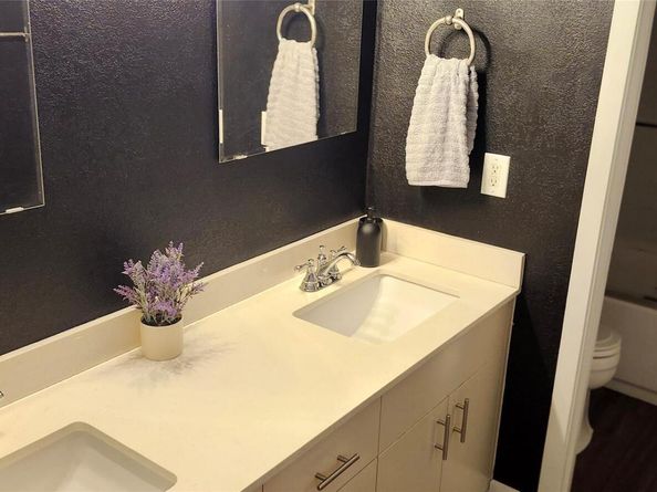 1240 Barton Hills DR 102, Austin TX 78704