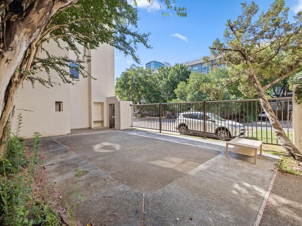 712 Graham PL 203, Austin TX 78705