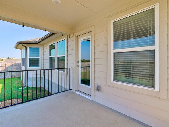 101 Skyview Farm LN, Liberty Hill TX 78642