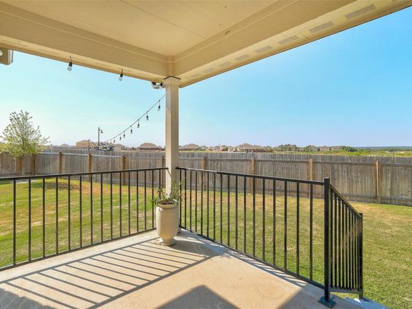 101 Skyview Farm LN, Liberty Hill TX 78642