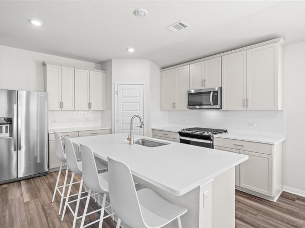 101 Skyview Farm LN, Liberty Hill TX 78642