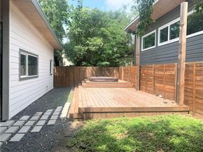 2103 E 14th ST B, Austin TX 78702
