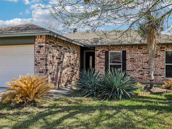 1107 Long Meadow DR, Round Rock TX 78664
