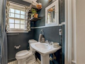 809 E 44th ST, Austin TX 78751