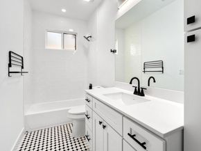 1500 Sylvan Glade 2B, Austin TX 78745