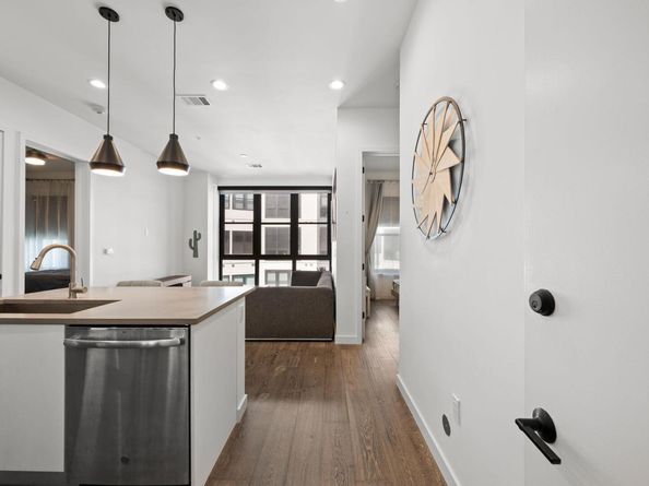 800 Embassy DR 302, Austin TX 78702