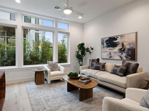 900 S 2nd ST 20, Austin TX 78704