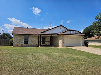 904 Woodview DR