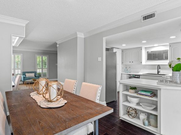 6109 Bullard DR A, Austin TX 78757
