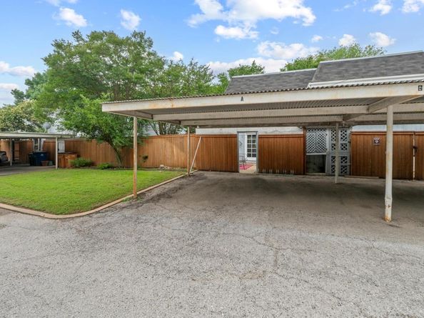 6109 Bullard DR A, Austin TX 78757