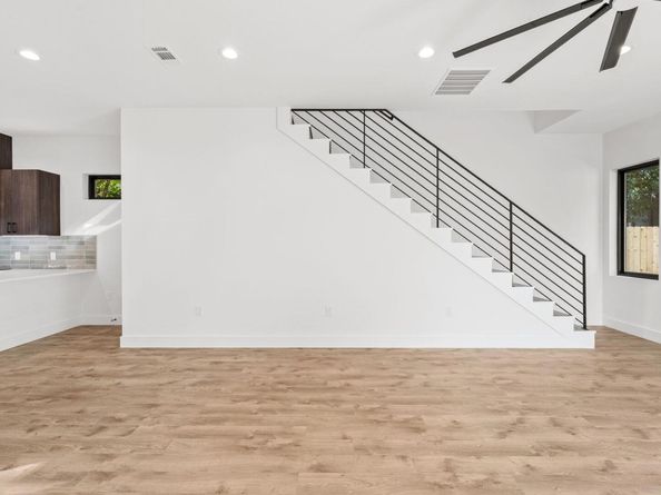 4407 Merle DR B, Austin TX 78745