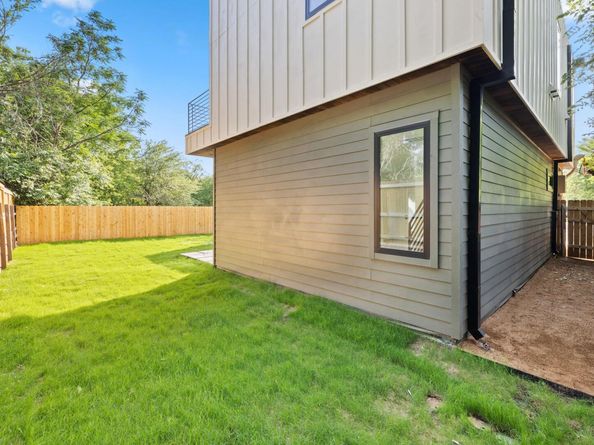 4407 Merle DR B, Austin TX 78745