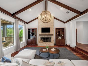 2705 Pyramid DR