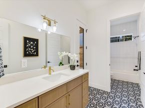 2006 Sl Davis Ave 1, Austin TX 78702