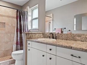 910 River Oaks DR, Austin TX 78753