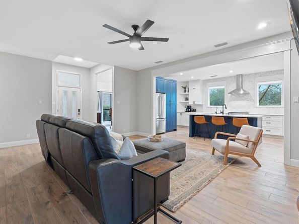 3300 Lost Oasis HOLW, Austin TX 78739