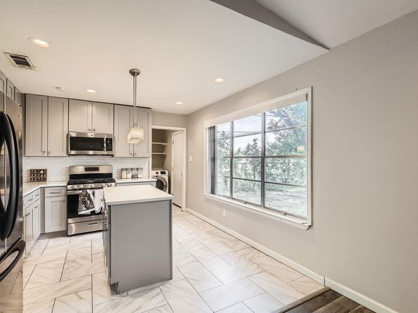 906 Hermitage DR, Austin TX 78753