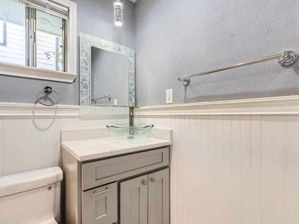 906 Hermitage DR, Austin TX 78753