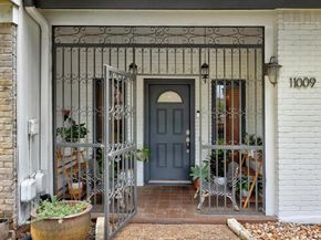 11009 Pinehurst DR, Austin TX 78747
