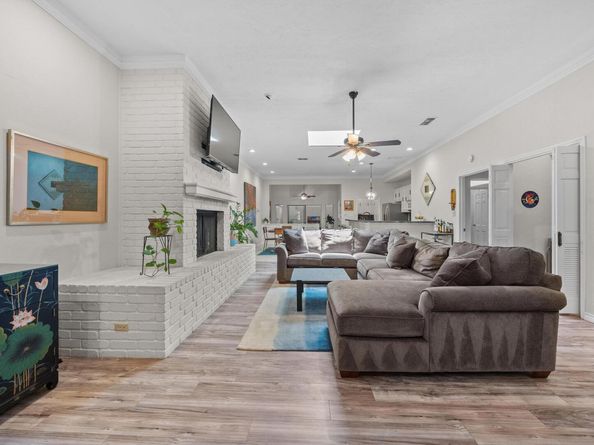 11009 Pinehurst DR, Austin TX 78747