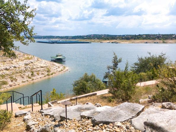 1417 Osprey Ridge LOOP, Lago Vista TX 78645