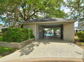 2001 Parker LN 129, Austin TX 78741