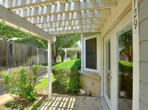 2001 Parker LN 129, Austin TX 78741