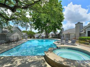 2001 Parker LN 129, Austin TX 78741