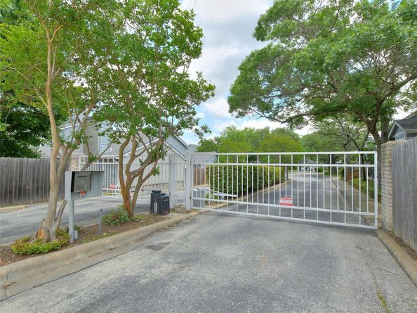 2001 Parker LN 129, Austin TX 78741