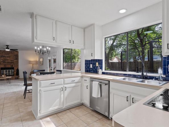 7915 Petaca TRL, Austin TX 78729