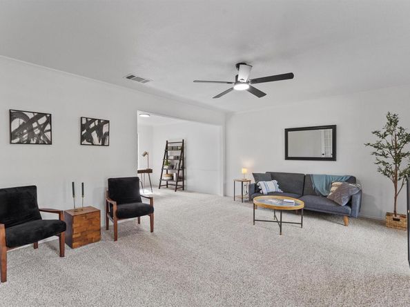 7915 Petaca TRL, Austin TX 78729