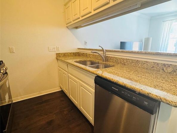 1500 East Side DR 219A, Austin TX 78704