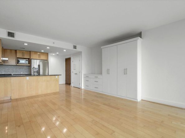 300 Bowie ST 1008, Austin TX 78703