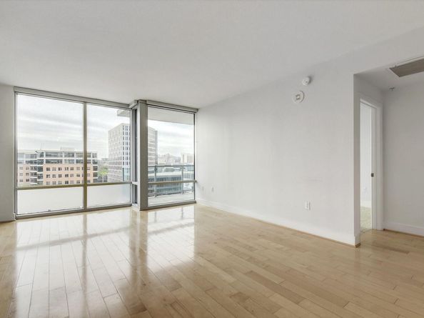 300 Bowie ST 1008, Austin TX 78703