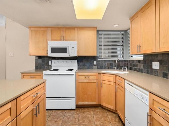 1411 Norwalk LN 104, Austin TX 78703