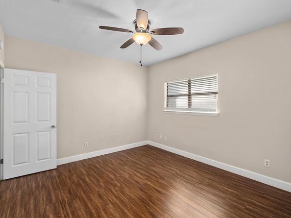 1411 Norwalk LN 104, Austin TX 78703