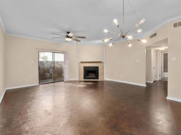 1411 Norwalk LN 104, Austin TX 78703