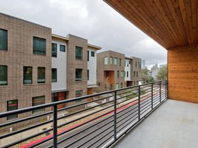 900 S 1st ST 218, Austin TX 78704