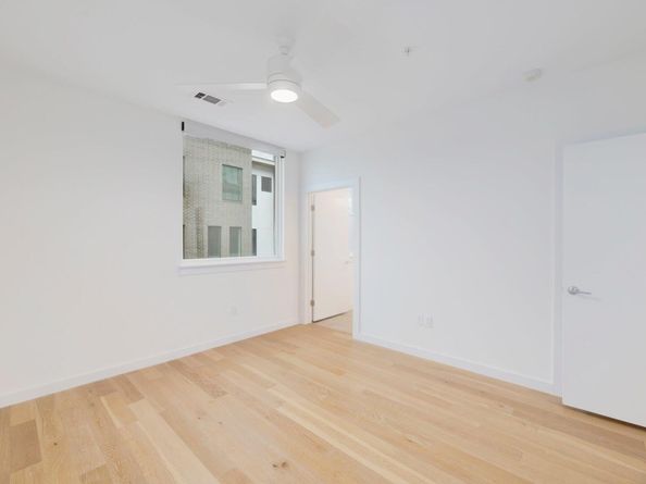 900 S 1st ST 218, Austin TX 78704