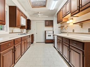 4927 Strass DR, Austin TX 78731