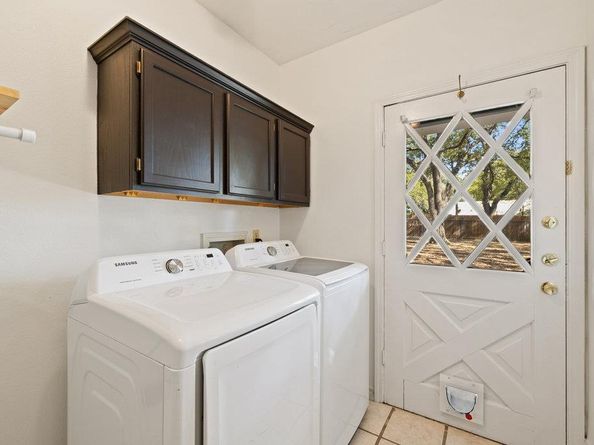 2008 Matthews LN, Austin TX 78745