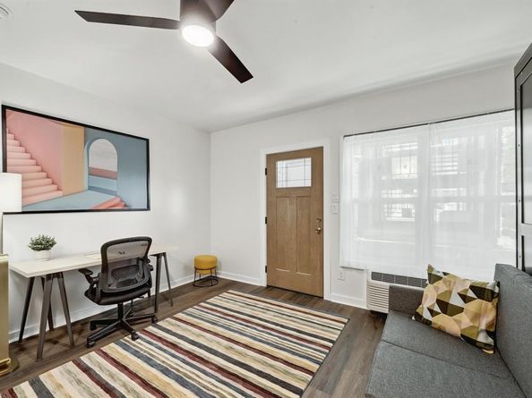 2802 WHITIS Ave 110, Austin TX 78705