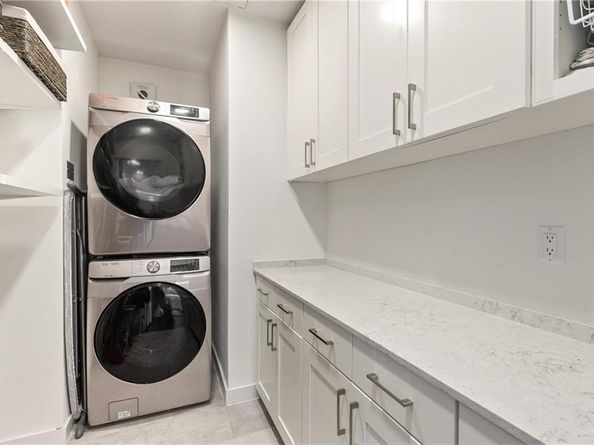 900 S 1st ST 403, Austin TX 78704