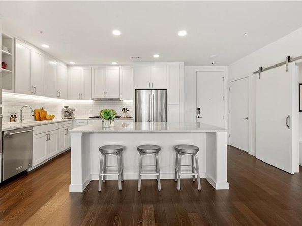 900 S 1st ST 403, Austin TX 78704