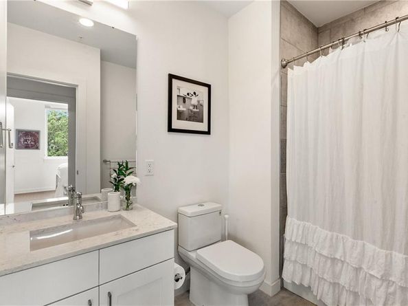 900 S 1st ST 403, Austin TX 78704