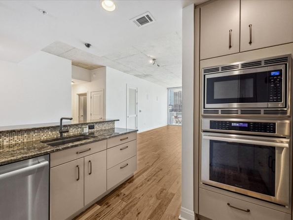 360 Nueces ST 1411, Austin TX 78701